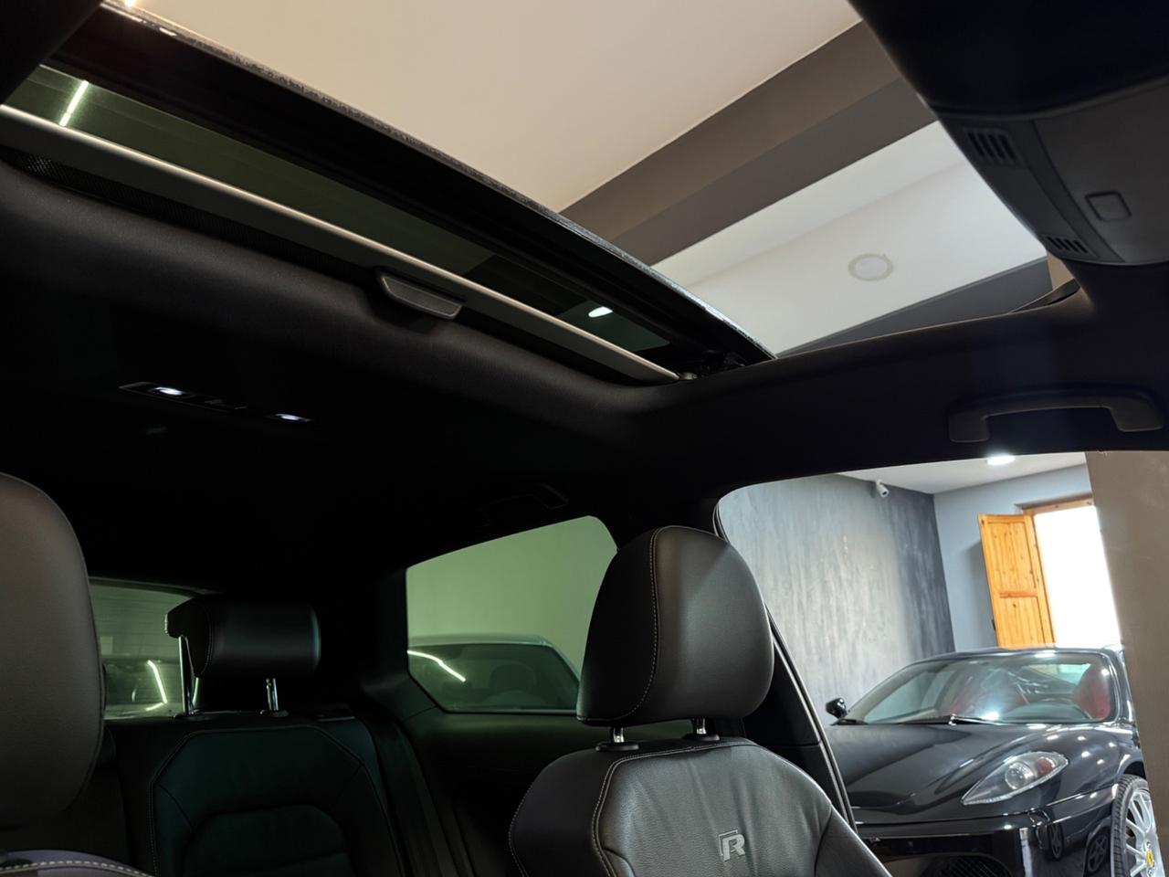 Volkswagen Golf R 2.0 DSG 3p. 300CV tetto apribile.