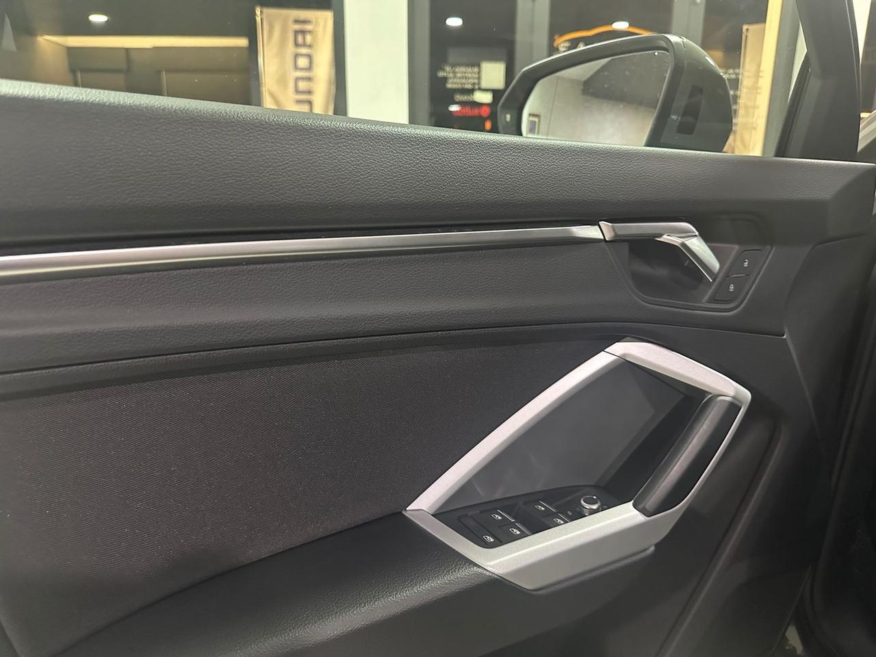 Audi Q3 Business Advanced 1.5 35 TFSI #7964