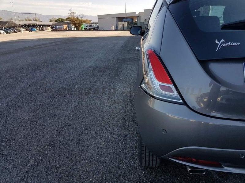 Lancia Ypsilon Ypsilon 1.0 firefly hybrid Gold s&s 70cv