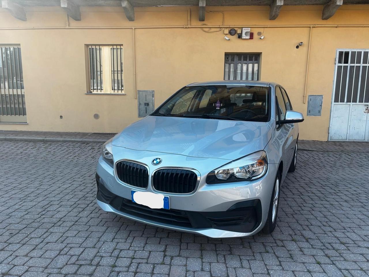 Bmw 2er Active Tourer 216d Active Tourer Advantage