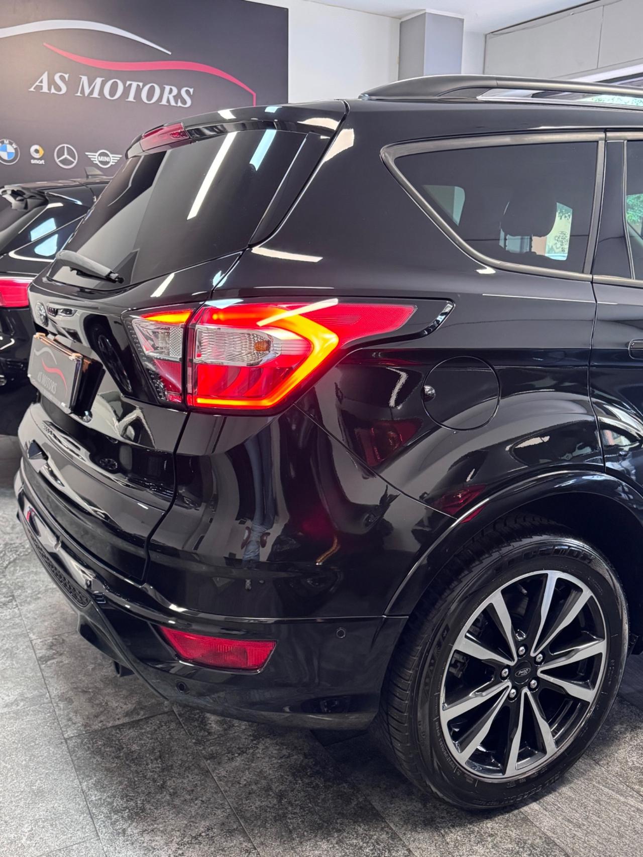 Ford Kuga 1.5 TDCI 120 CV S&S 2WD ST-Line