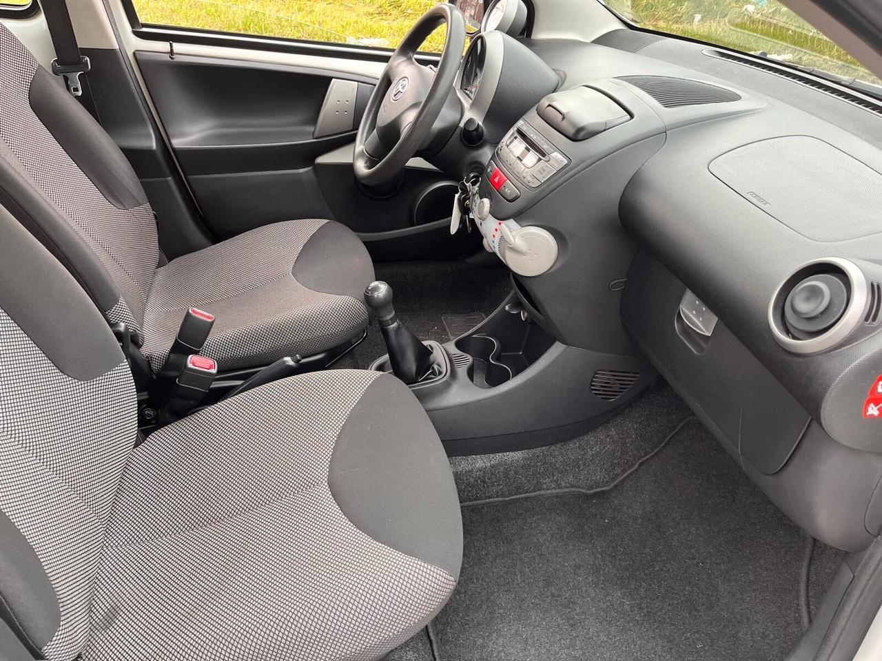 Toyota Aygo 1.0 12V VVT-i 3 porte Active Connect