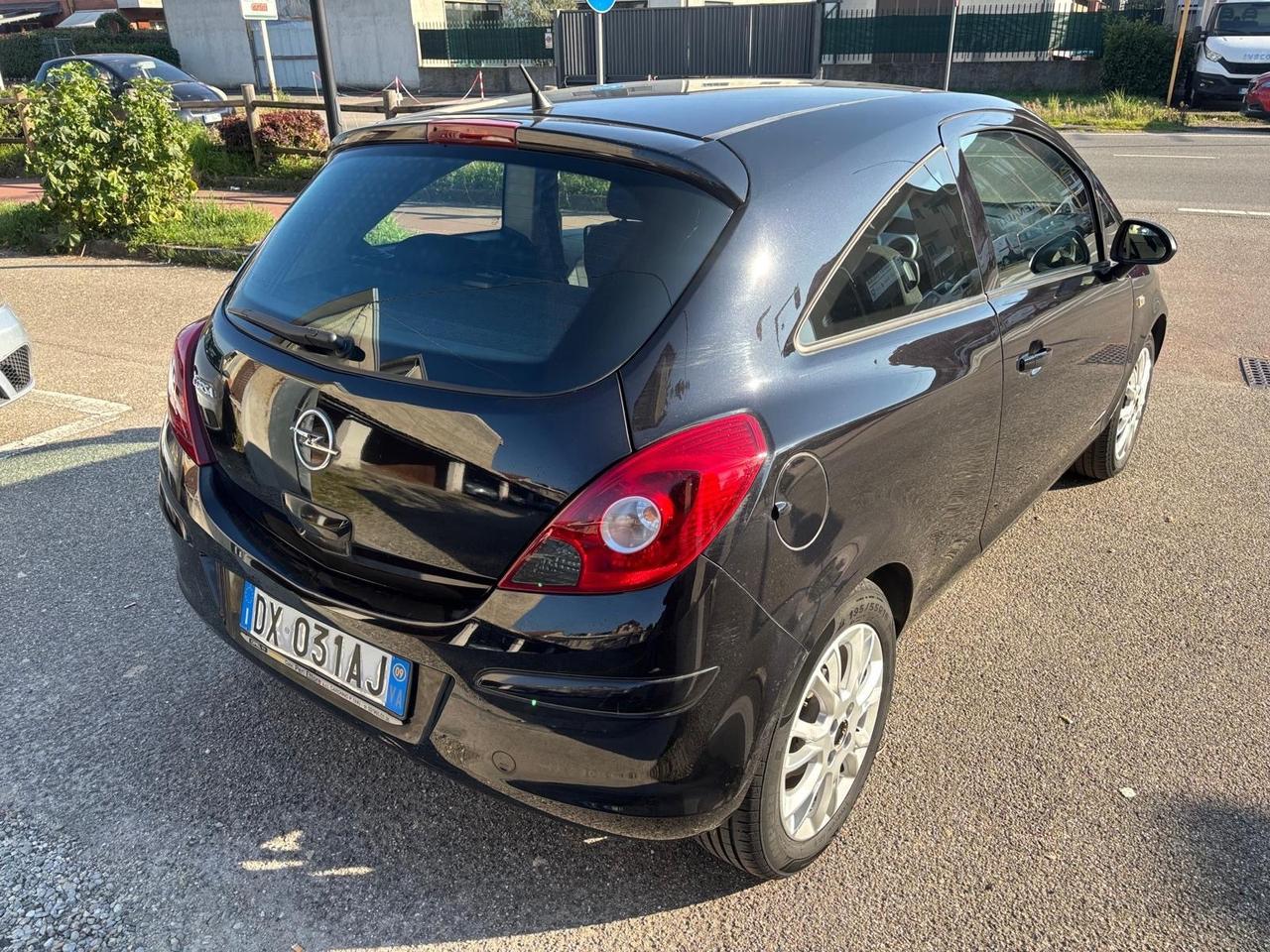 Opel Corsa 1.0 benzina 3 porte