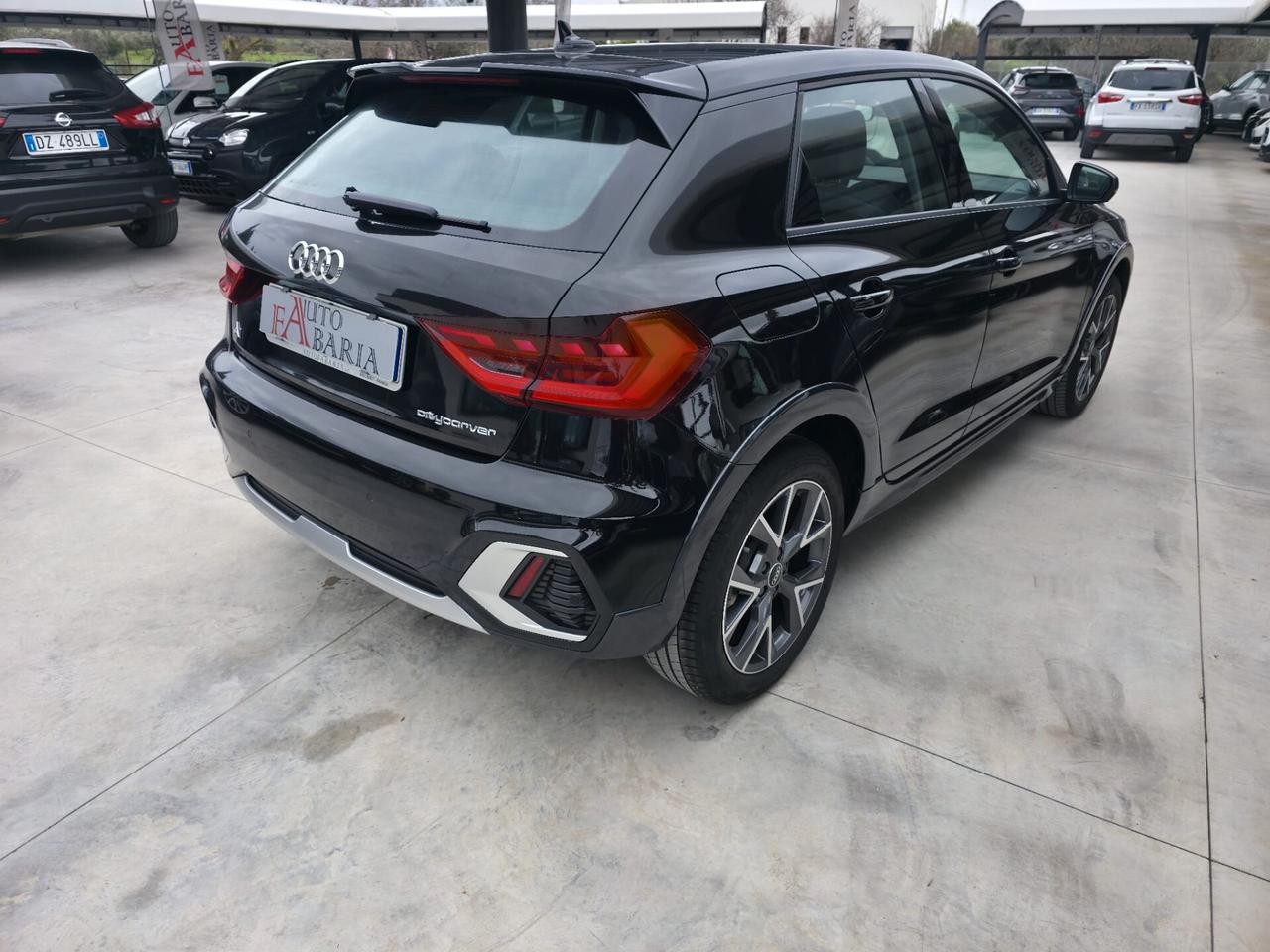 Audi A1 citycarver 35 TFSI Identity Contrast