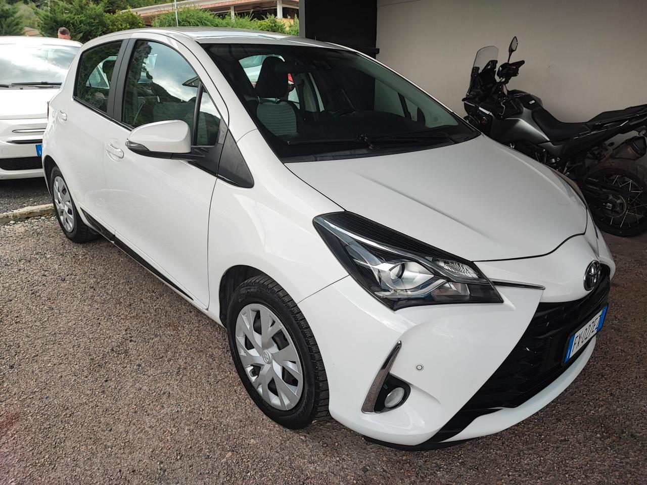 Toyota Yaris 1.0 72 CV 5 porte Lounge