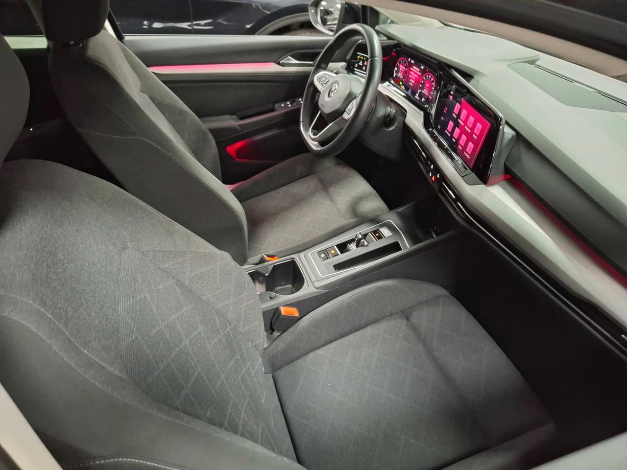 Volkswagen Golf 1.0 eTSI EVO DSG uniproprietario