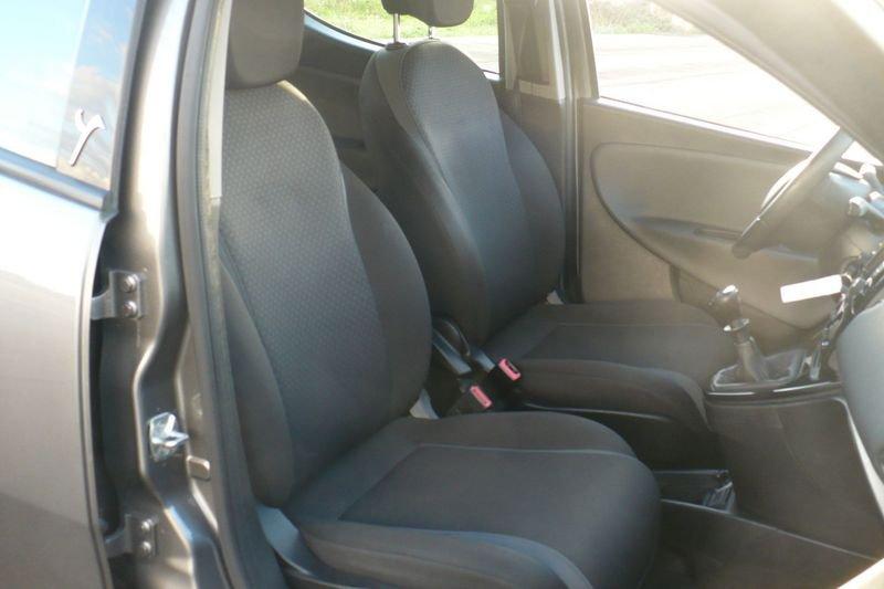 Lancia Ypsilon Ypsilon 1.2 69 CV 5 porte Silver