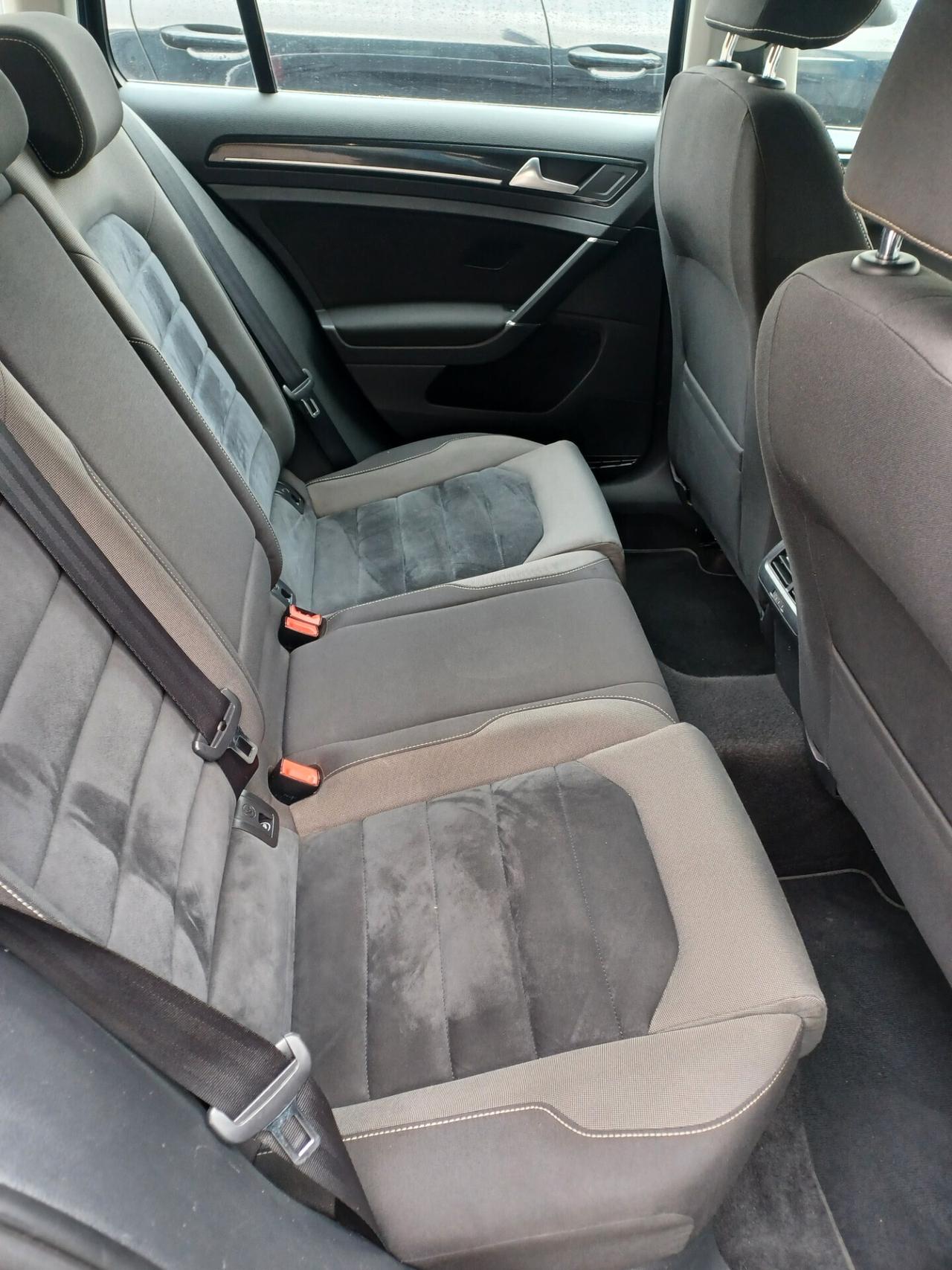 Volkswagen GOLF 1.6 TDI 110 CV DSG Highline