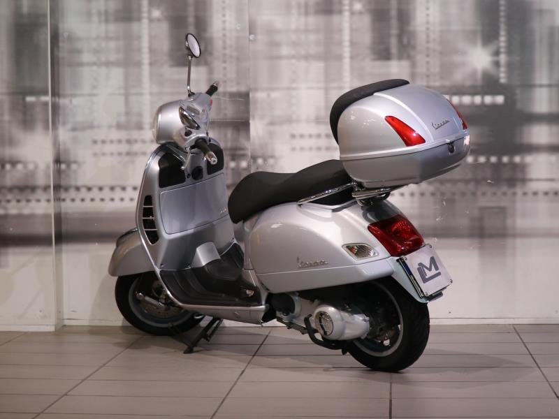 Piaggio Vespa GTS 250