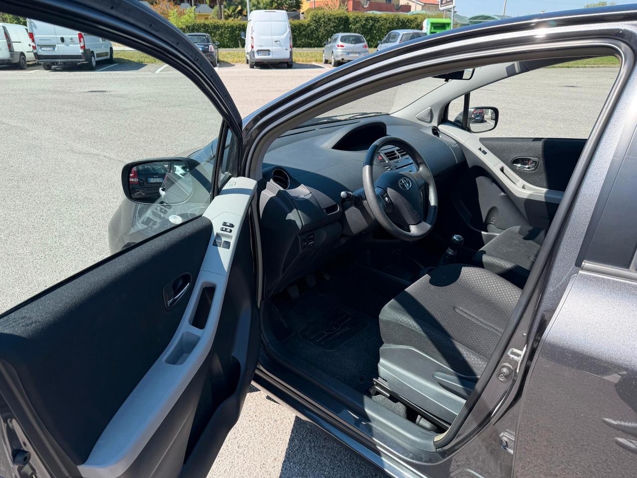 Toyota Yaris 1.0 5 porte Sol