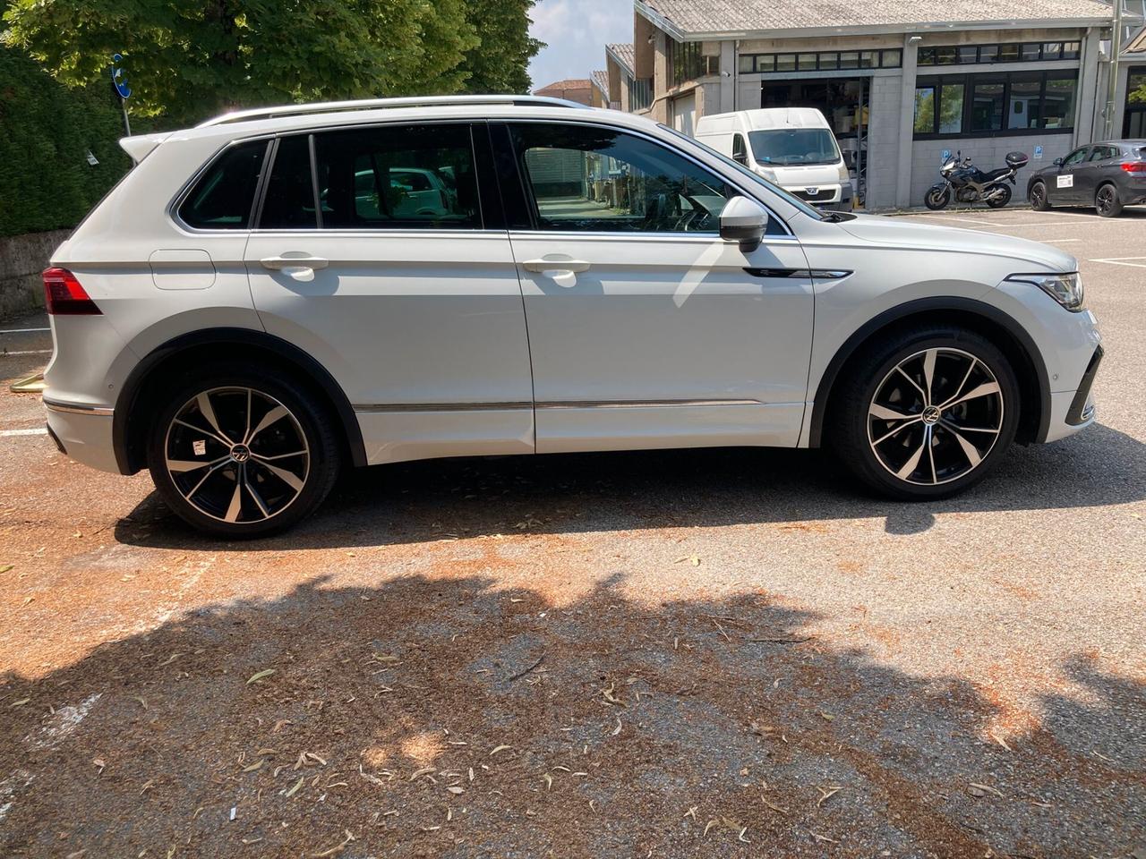 Volkswagen Tiguan 2.0 TDI 150 CV SCR DSG 4MOTION R-Line