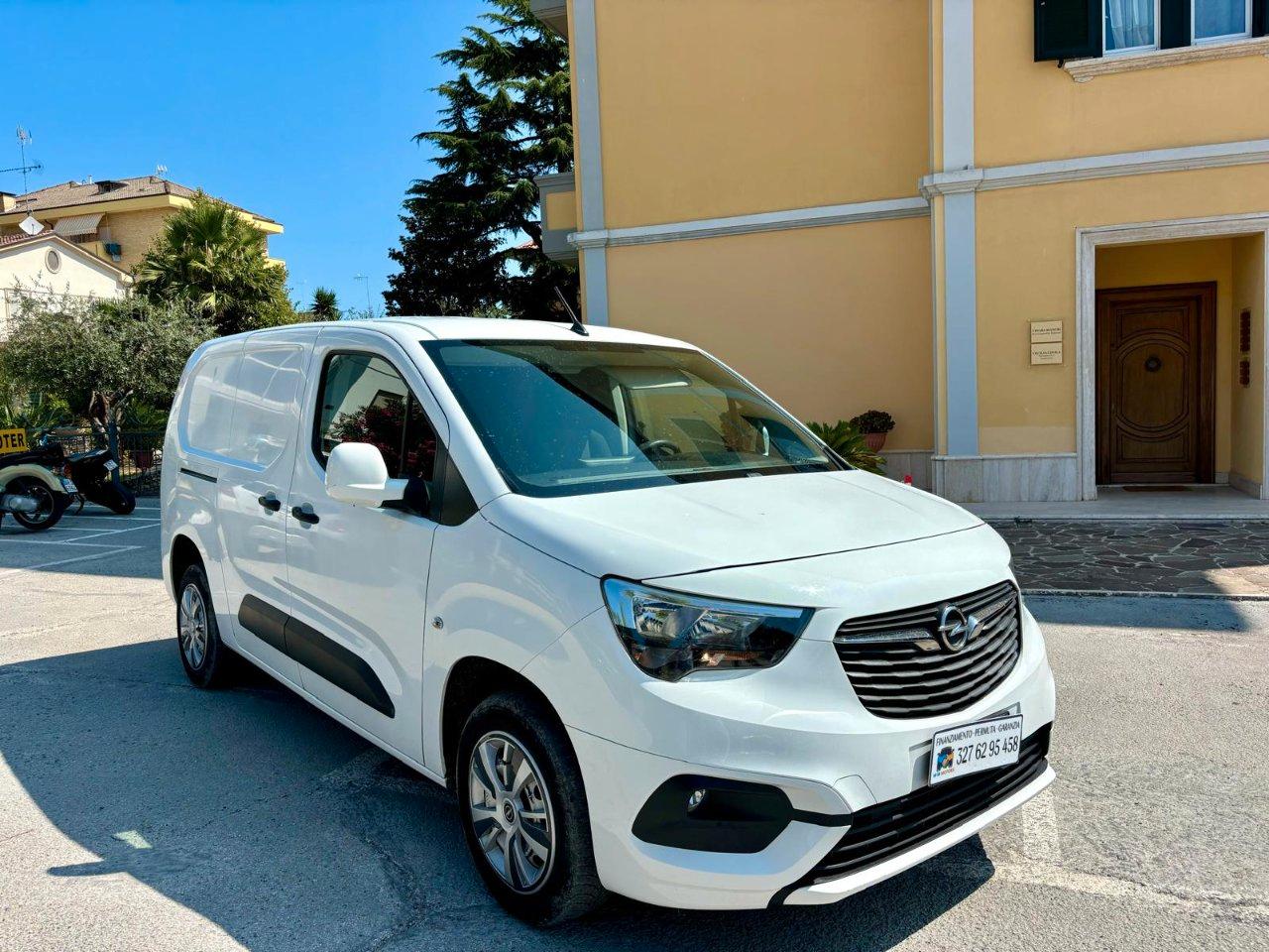 OPEL Combo cargo 1.5d 100cv L2H1 Essentia mt6 IVA ESPOSTA