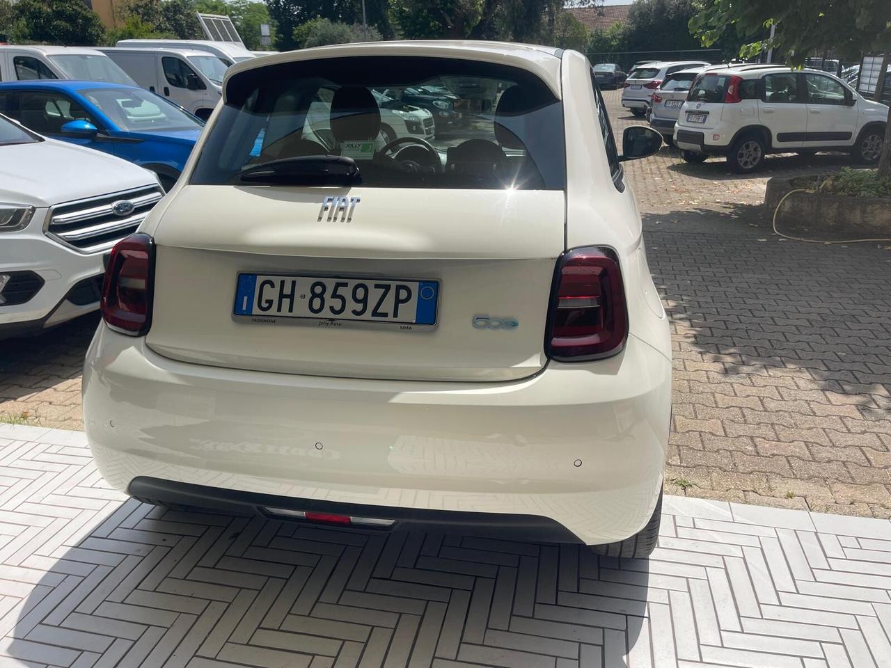Fiat 500 500e Berlina 42 kWh La Prima