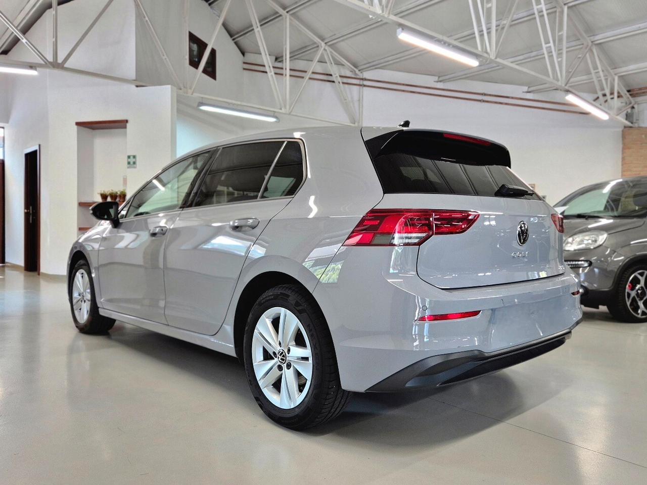 Volkswagen Golf 1.0 eTSI EVO DSG Life ** ibrida