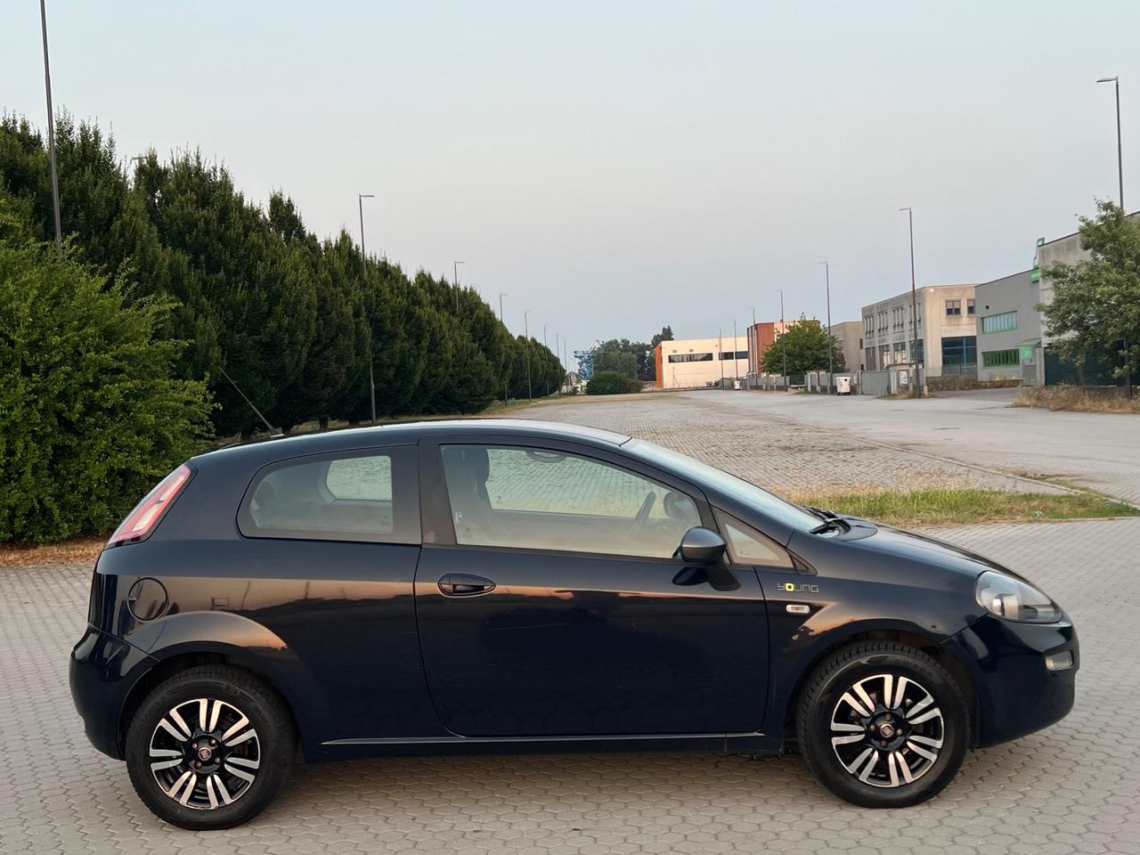 Fiat Punto 1.3 MJT II 75 CV 3 porte Lounge