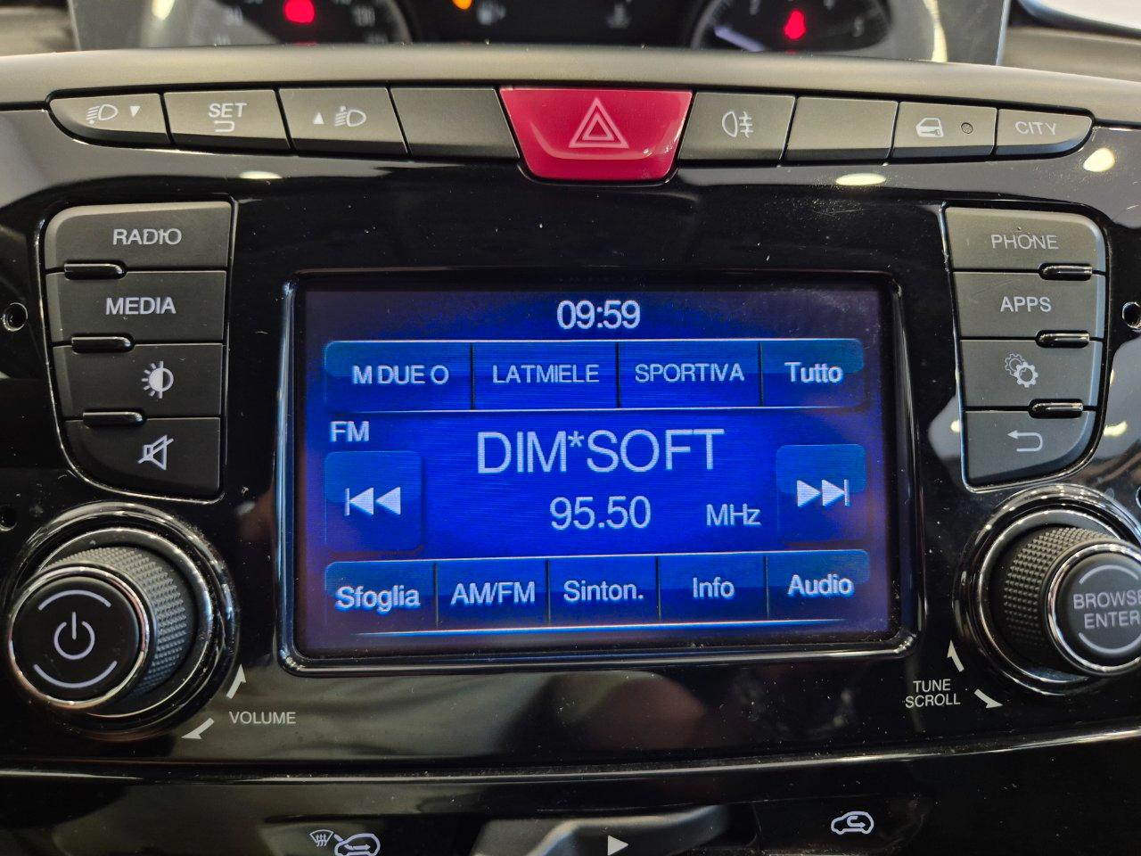 Lancia Ypsilon 5 porte 1.2 Silver 69cv - NEOPATENTATI - Sens. Post. - Bluetooth