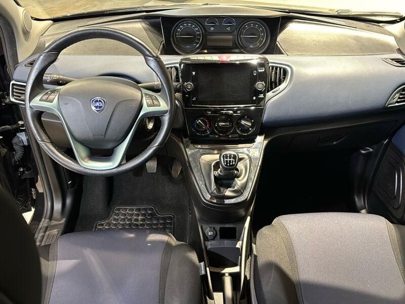 Lancia Ypsilon Ypsilon 1.0 FireFly 5 porte Hybrid Platino