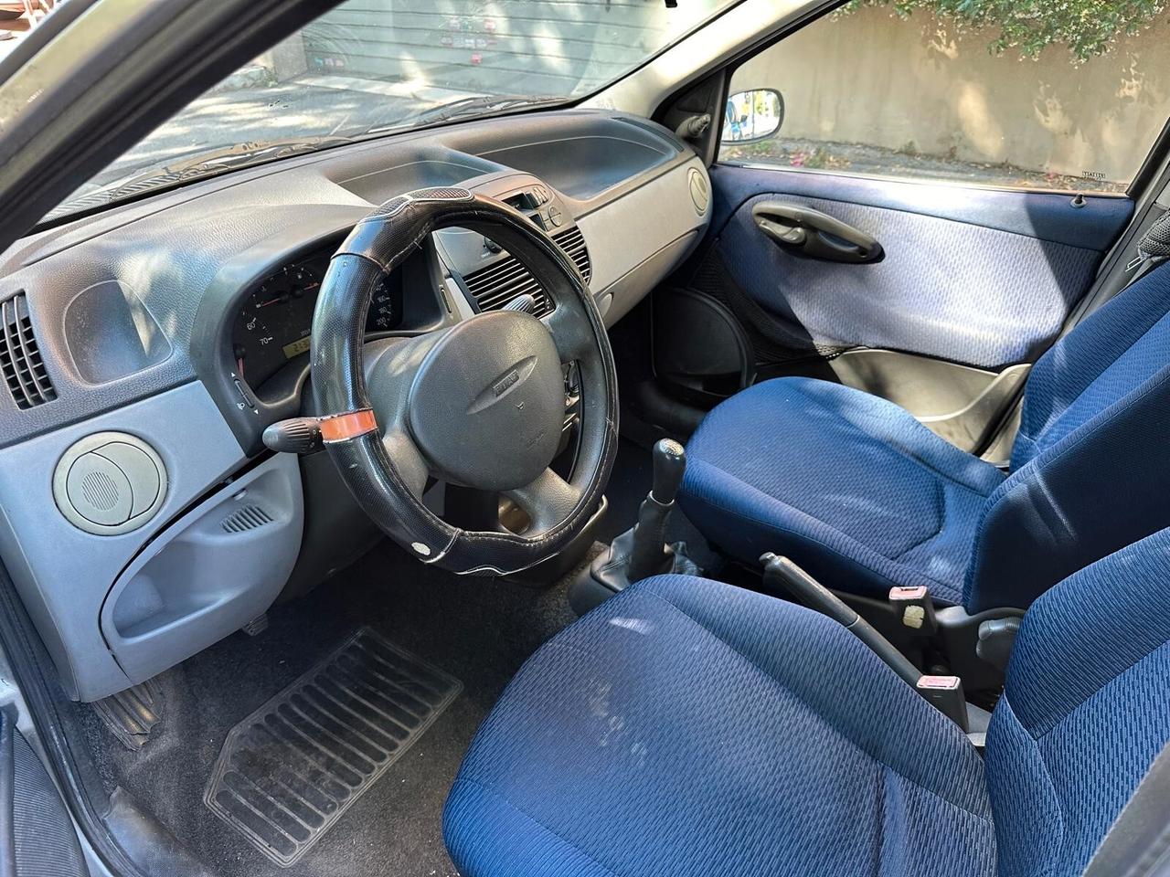 Fiat Punto 1.9 JTD 5 porte HLX