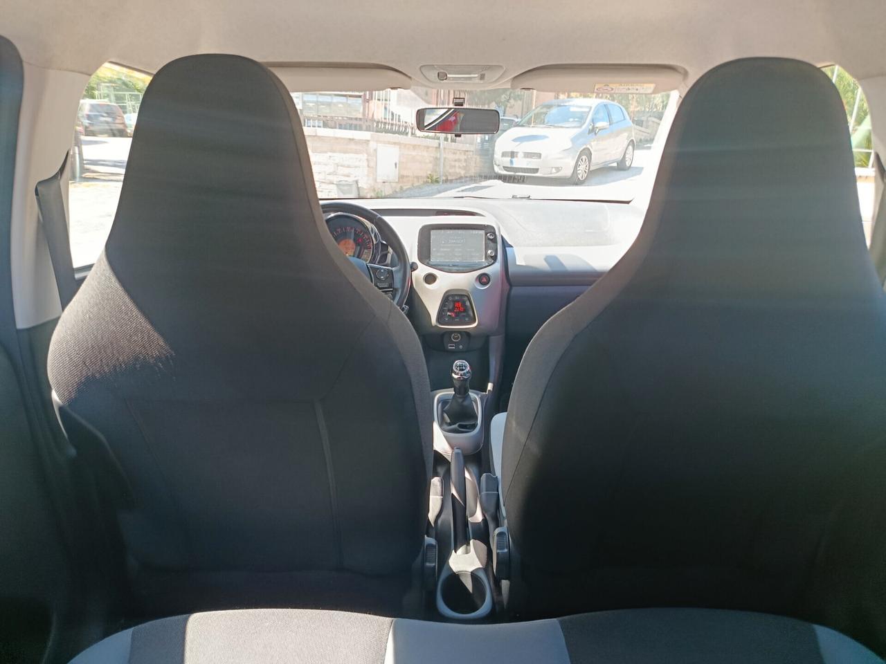 Toyota Aygo 1.0 VVT-i 69 CV 5 porte x-cite