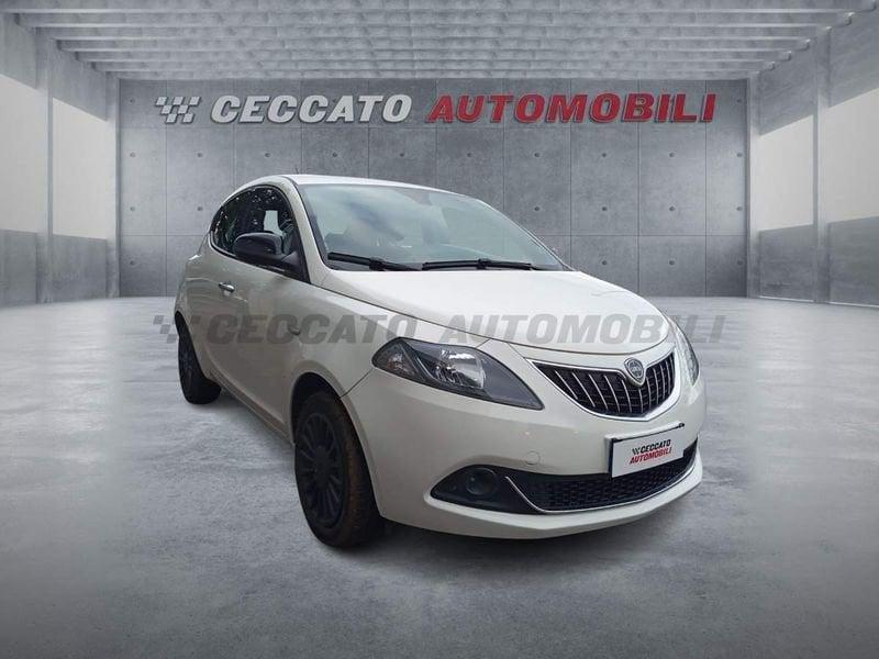 Lancia Ypsilon Ypsilon 1.0 firefly hybrid Silver s&s 70cv 5p.ti