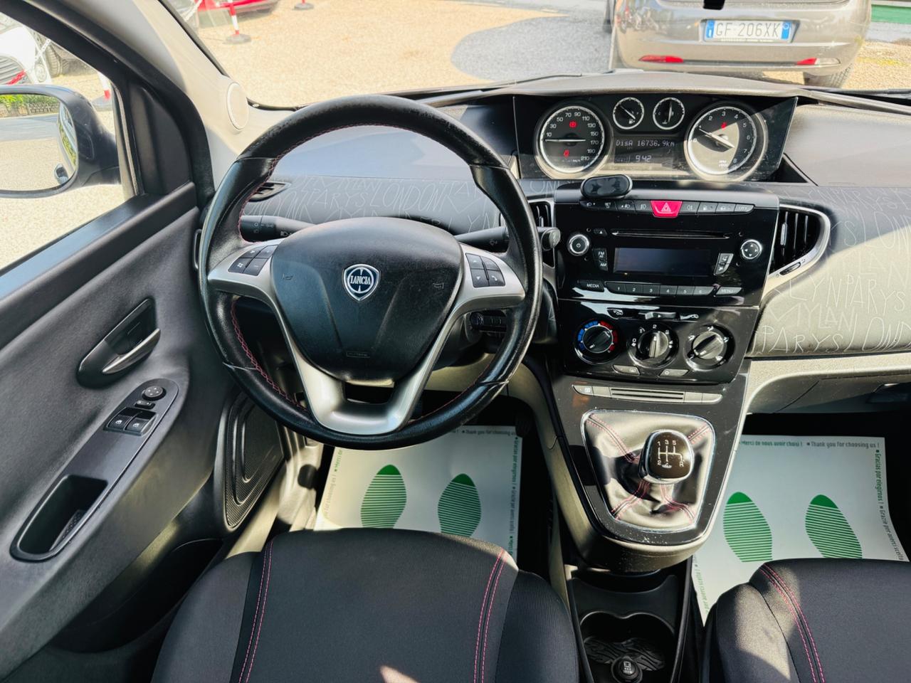Lancia Ypsilon 0.9 TwinAir 85 CV 5 porte Metano Ecochic Elefantino