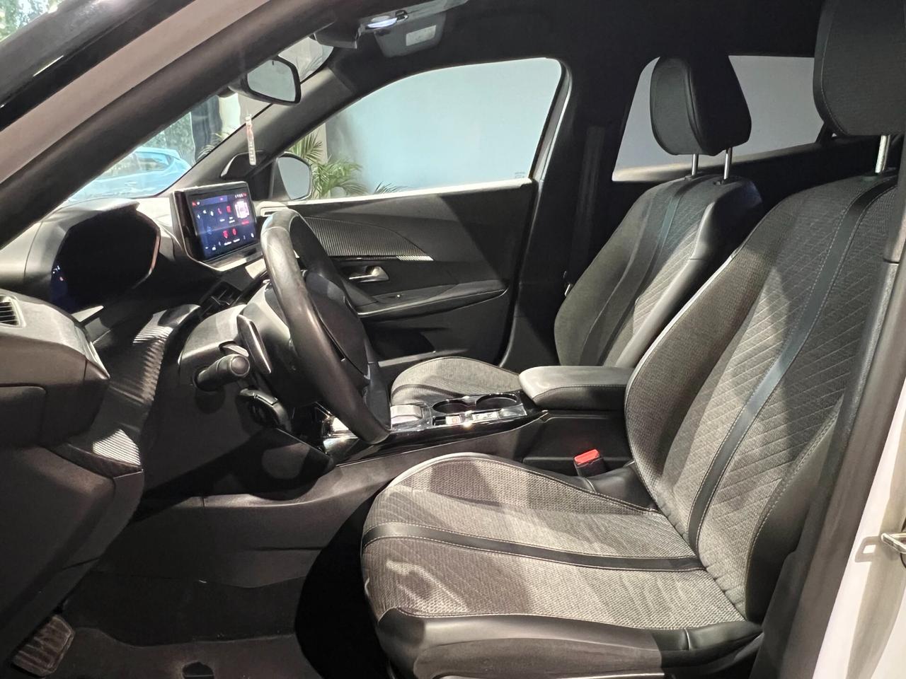 Peugeot 2008 BlueHDi 130 S&S EAT8 Allure