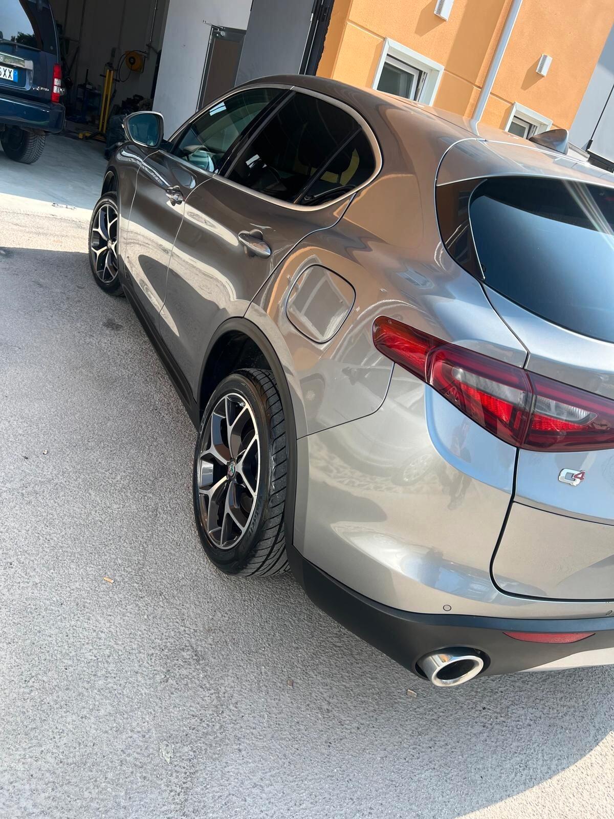 Alfa Romeo Stelvio 2.2 Turbodiesel 180 CV AT8 Q4