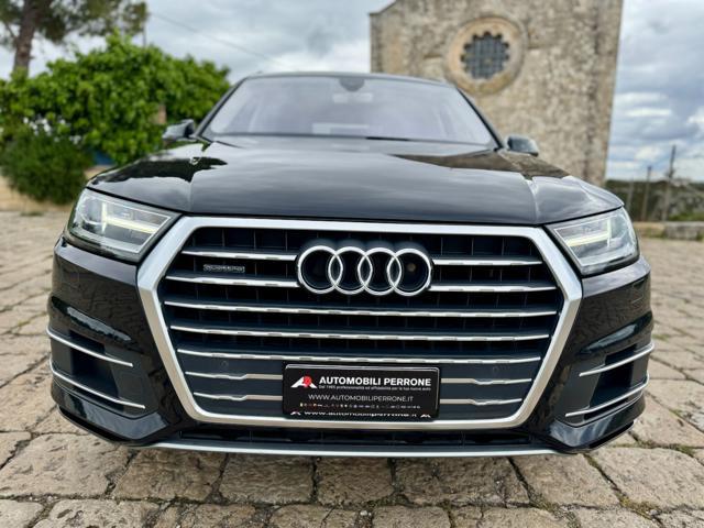 AUDI Q7 3.0 TDI 272cv Quattro (Tetto/Gancio/7posti/Pelle)
