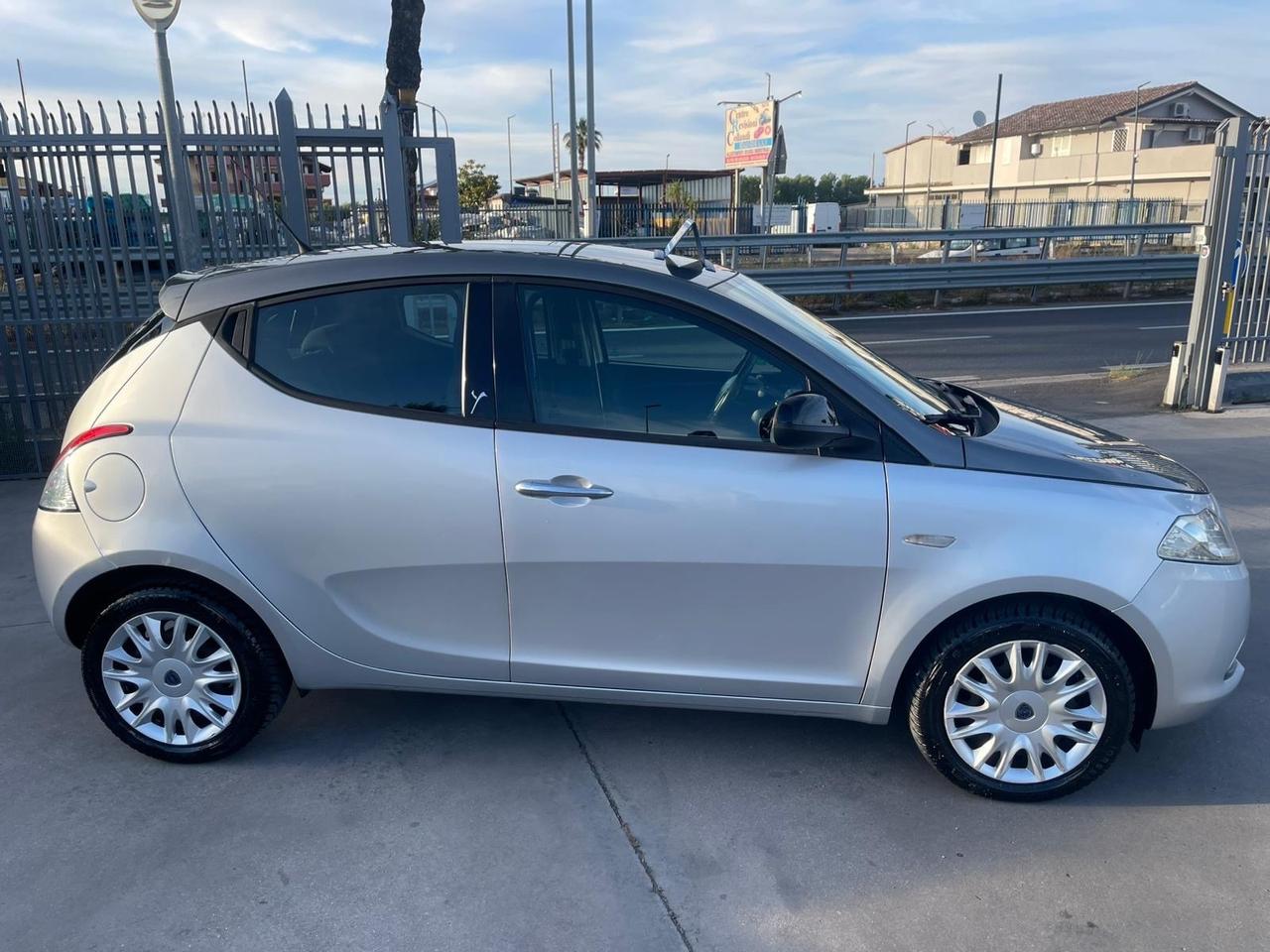 Lancia Ypsilon 1.3 mjt 120 mila km full optional