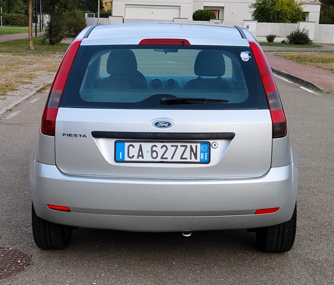 Ford Fiesta 1.4 16V 5p. Ghia