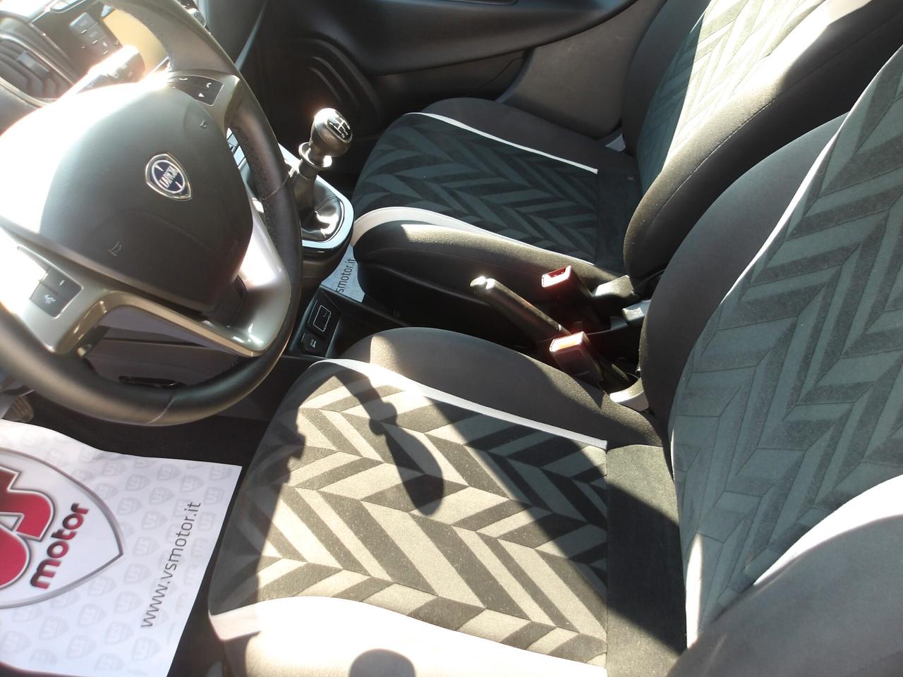 LANCIA YPSILON 1.2 B/GPL-CASA MADRE