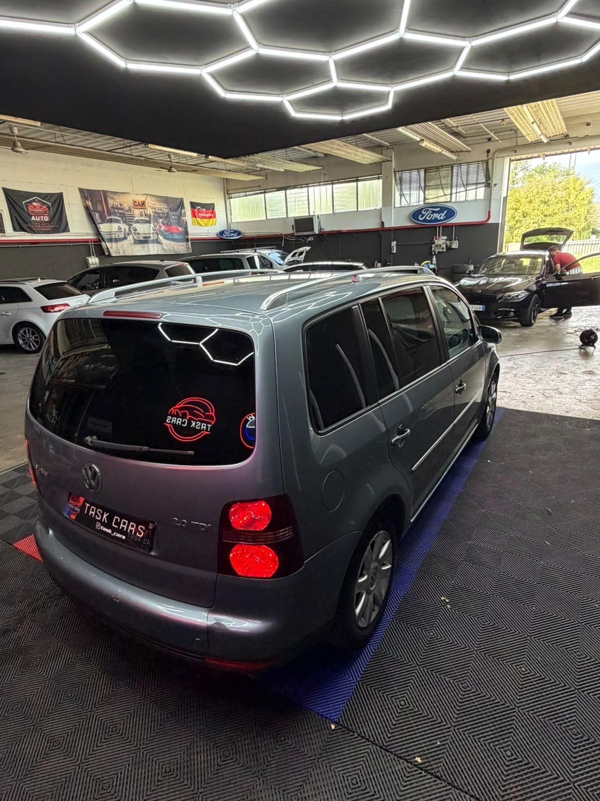 Volkswagen Touran 2.0 TDI DPF Highline