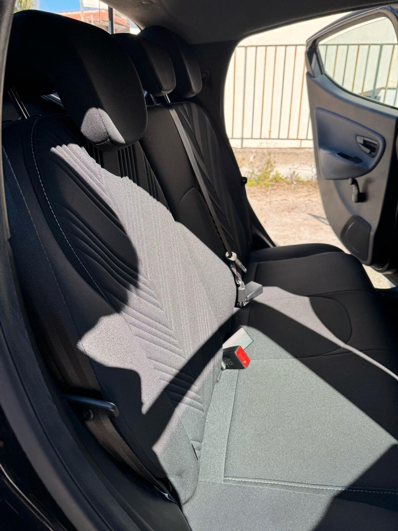 Lancia Ypsilon 1.0 FireFly 5 porte S&S Hybrid Alberta Ferretti