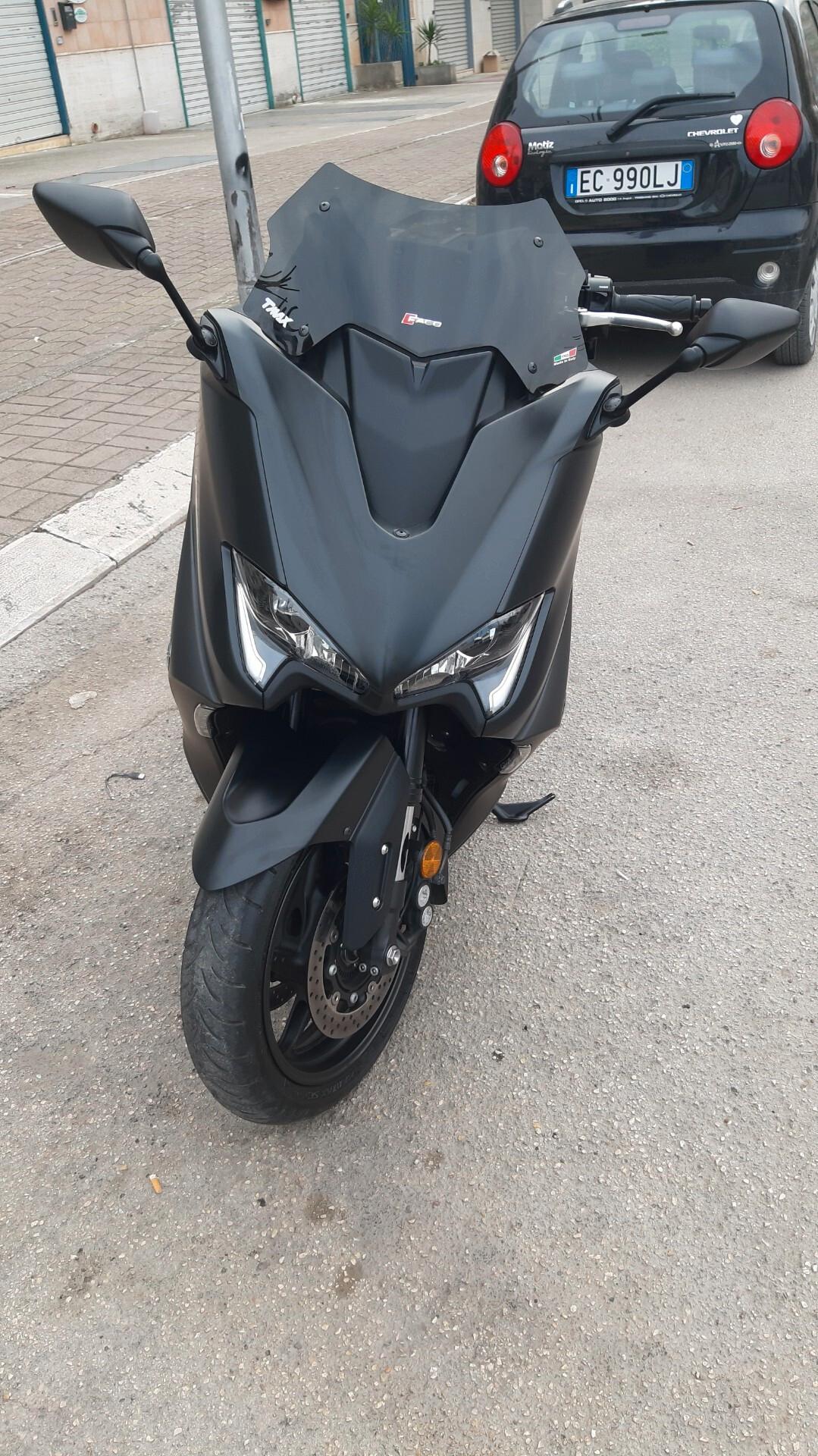 YAMAHA T-MAX 560