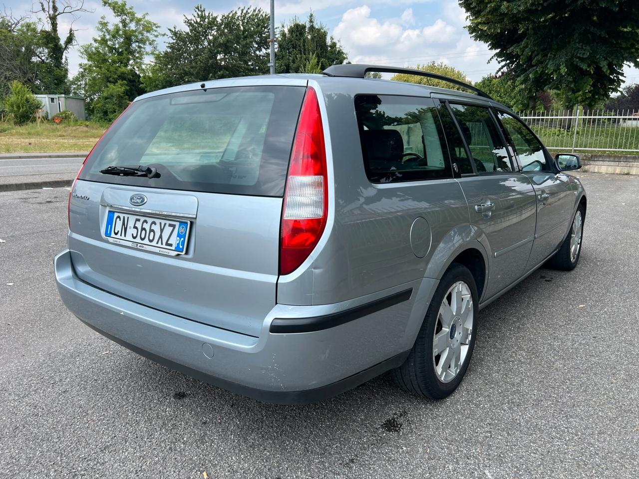 Ford Mondeo 2.0i 16V cat SW Ghia