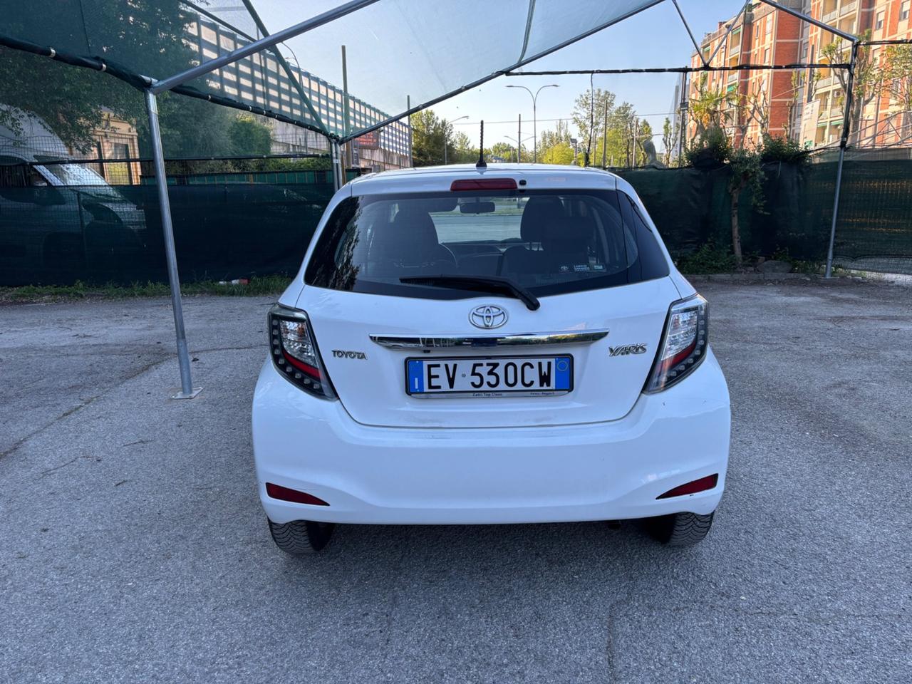 Toyota Yaris 1.4 D-4D 5 porte Lounge OK NEOPATENTATI