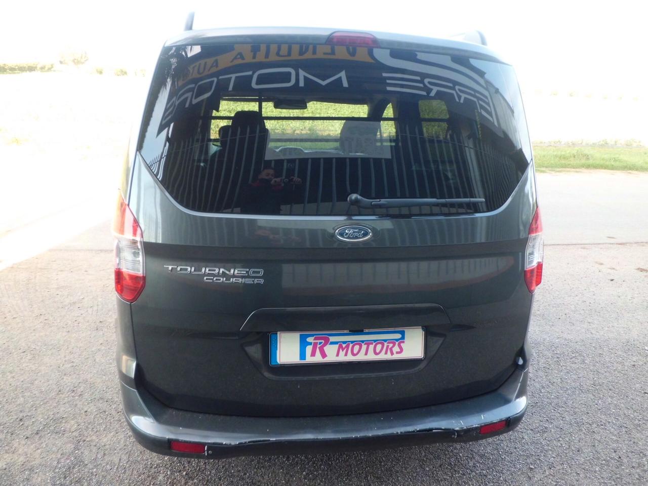 Ford Tourneo Connect Connect7 1.5 TDCi 120 CV Titanium