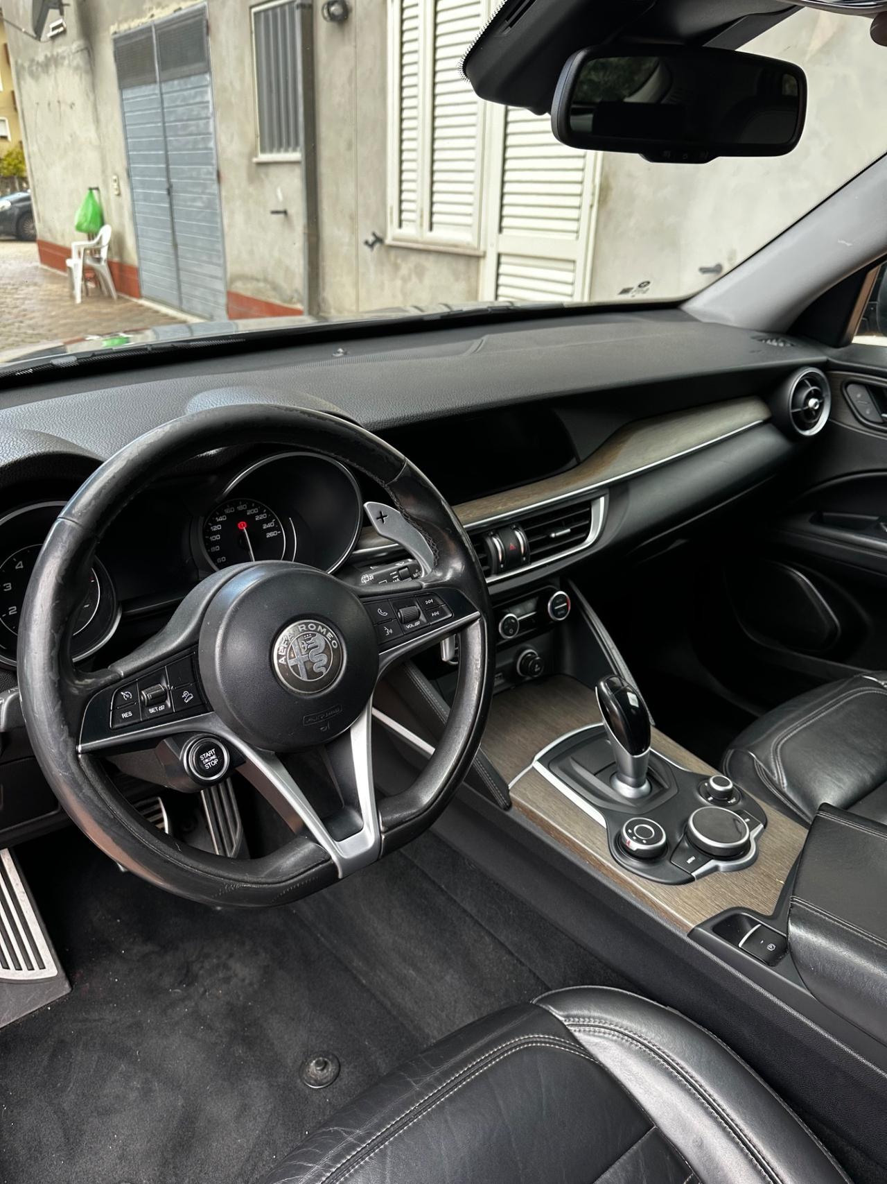 Alfa Romeo Stelvio 2.0 Turbo 200 CV AT8 Q4 Executive
