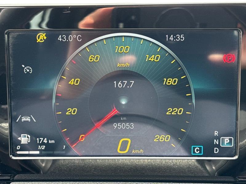 Mercedes GLA 180 180 D Business 8G-DCT
