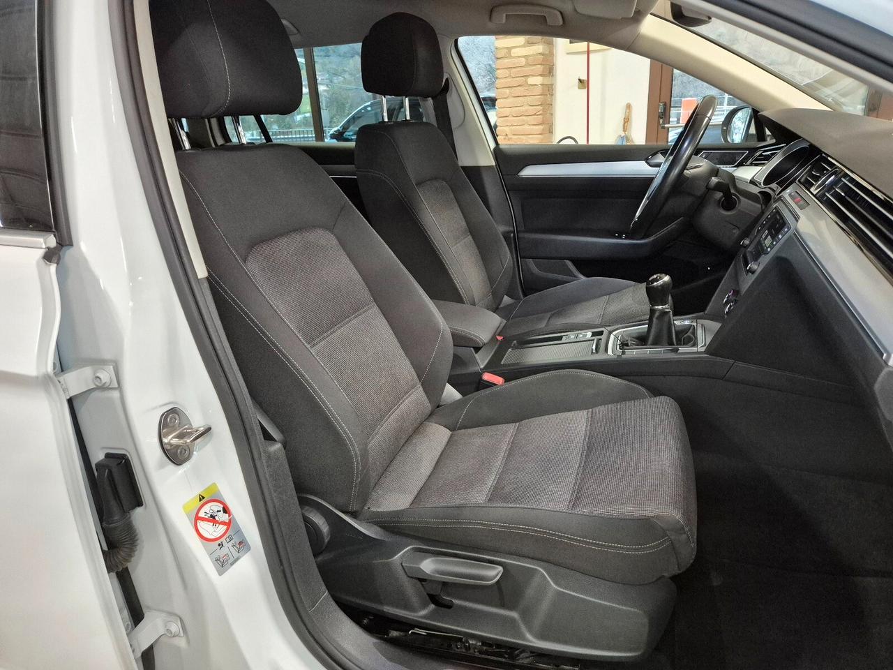 Volkswagen Passat Business Variant 1.6 TDI Trendline BlueMotion Tech.