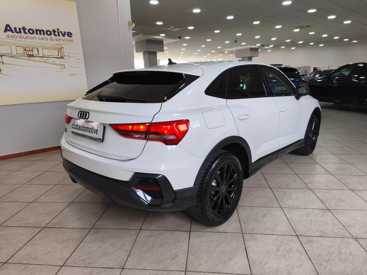 Audi Q3 35 TDI S tronic Business
