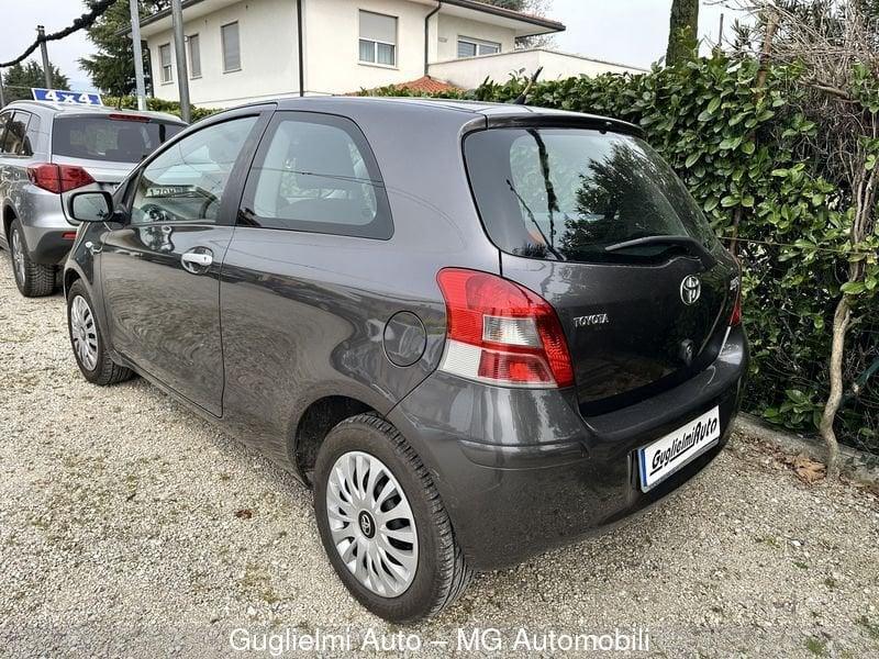 Toyota Yaris Yaris 3p 1.3 dual S m-mt