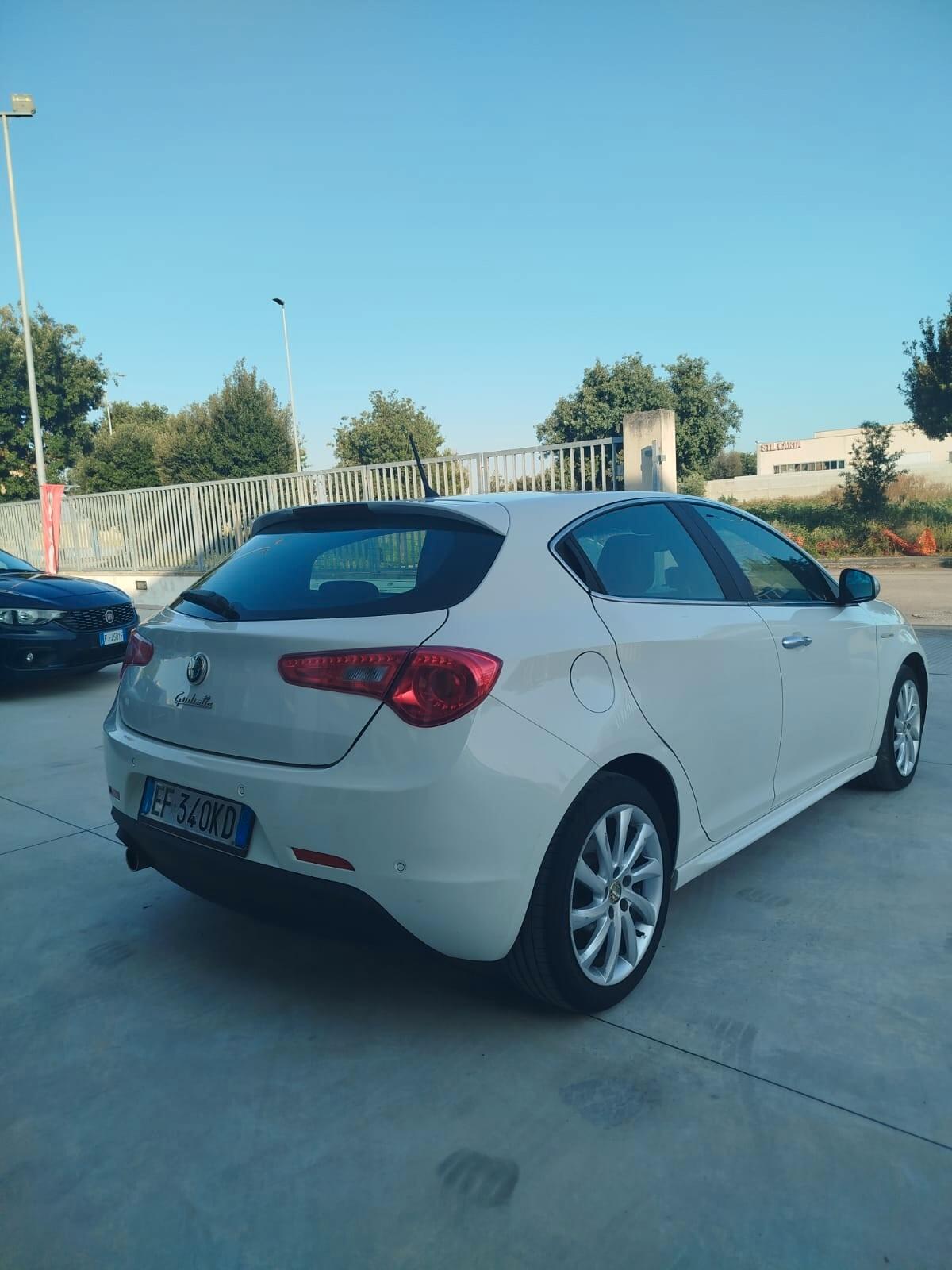 Alfa Romeo Giulietta 1.6 JTDm-2 105 CV Distinctive