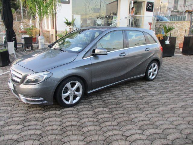MERCEDES-BENZ B 180 CDI BlueEFFICIENCY Premium NAVI TEL