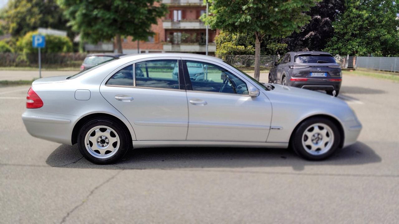 Mercedes E 200 K metano Avantgarde