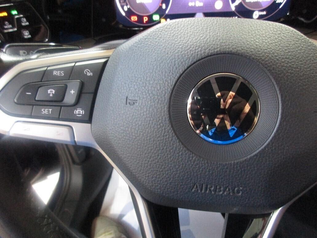 Volkswagen Golf 1.0 eTSI EVO DSG Life