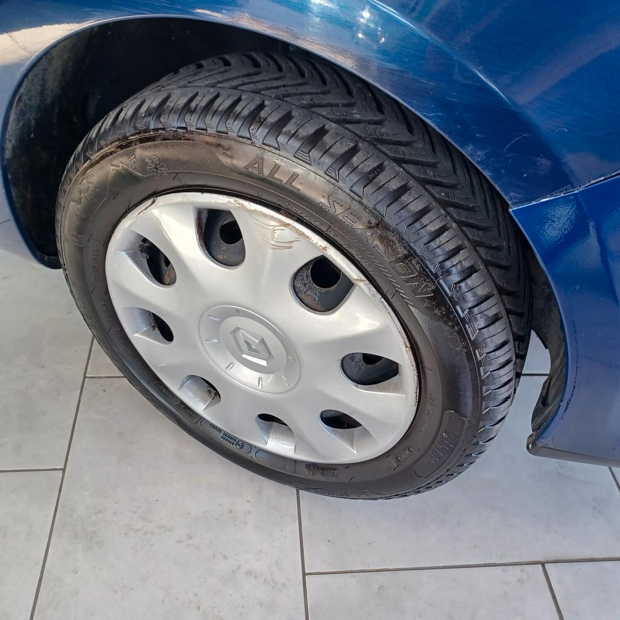 CLIO 1.1 BENZINA PER NEOPATENTATI GARANZIA INCLUSA