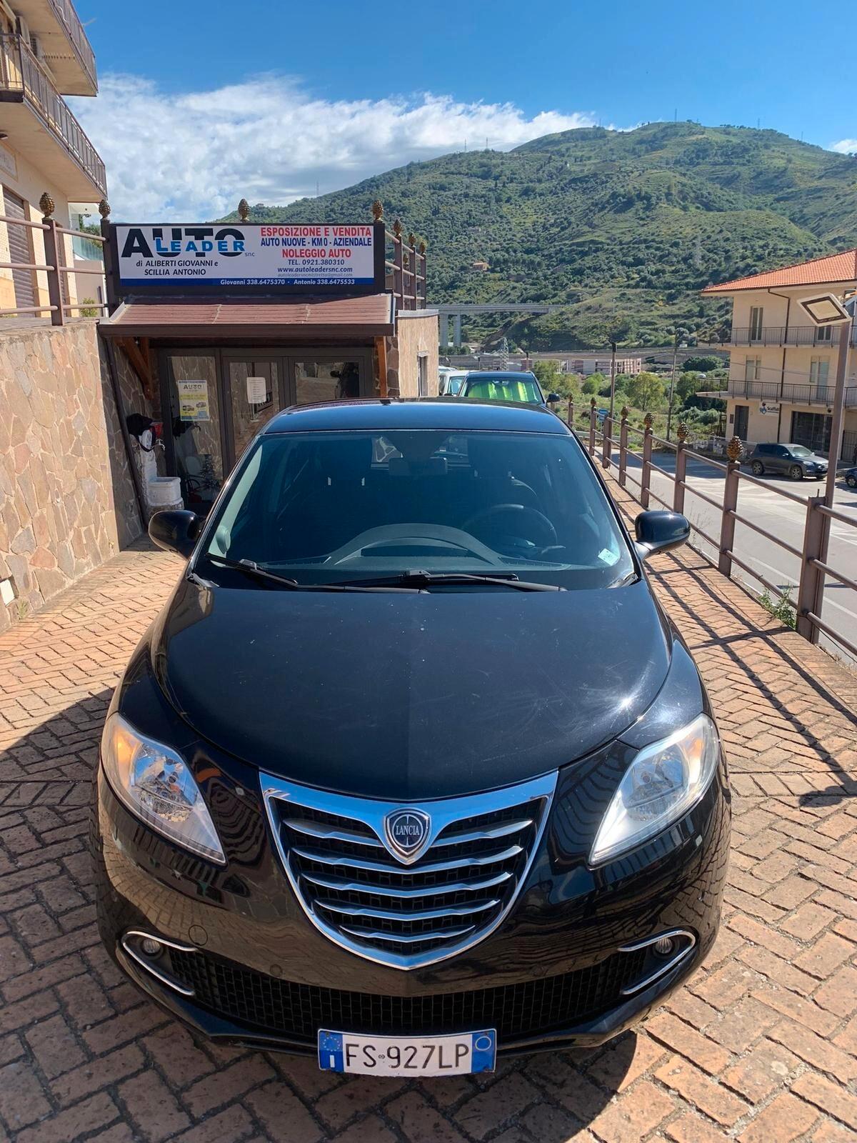 Lancia Ypsilon 0.9 TwinAir 85 CV 5 porte S&S Gold