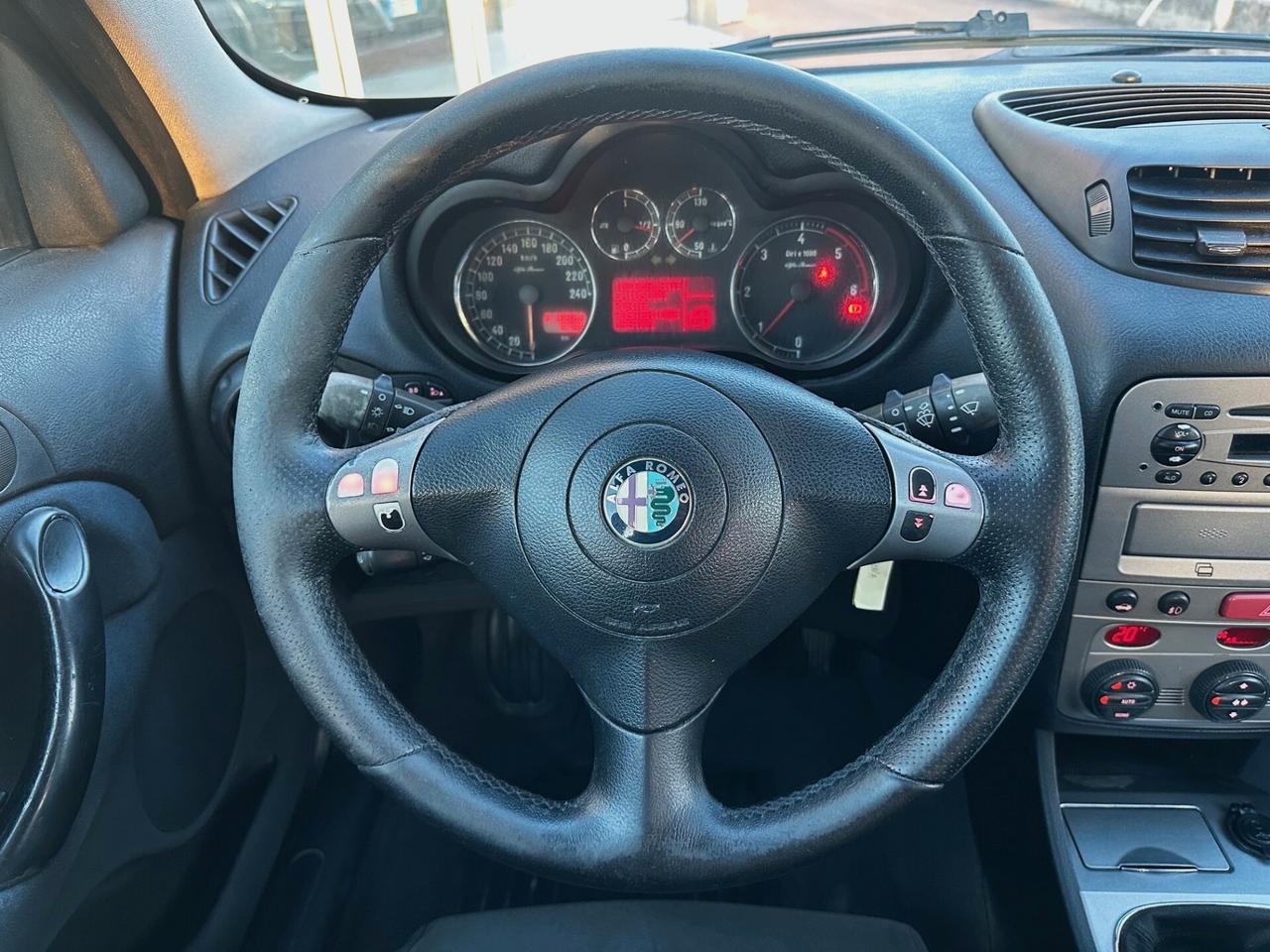 Alfa Romeo 147 1.9 JTD (120) 5 porte Distinctive *cerchi GTA