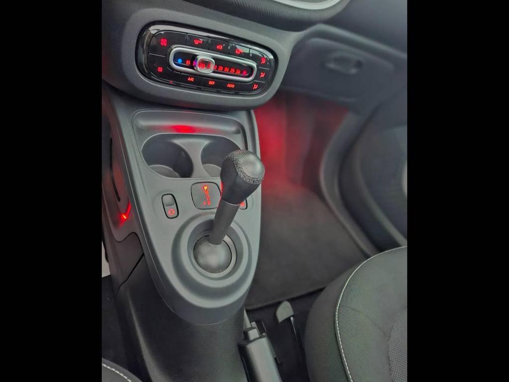 Smart fortwo cabrio 0.9 Turbo Radical twinamic